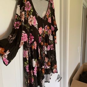 Torrid 3/4 Sleeve Flower Print Tunic